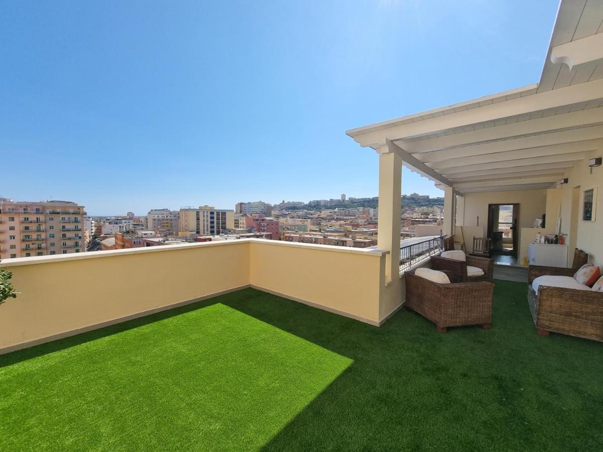 Attico Panoramico Cagliari Appartement Buitenkant foto